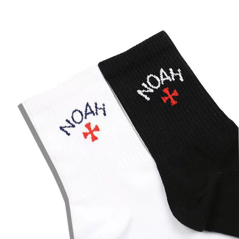 3双盒装运动潮牌NOAH经典十字架袜子黑白运动纯色情侣中筒袜男女